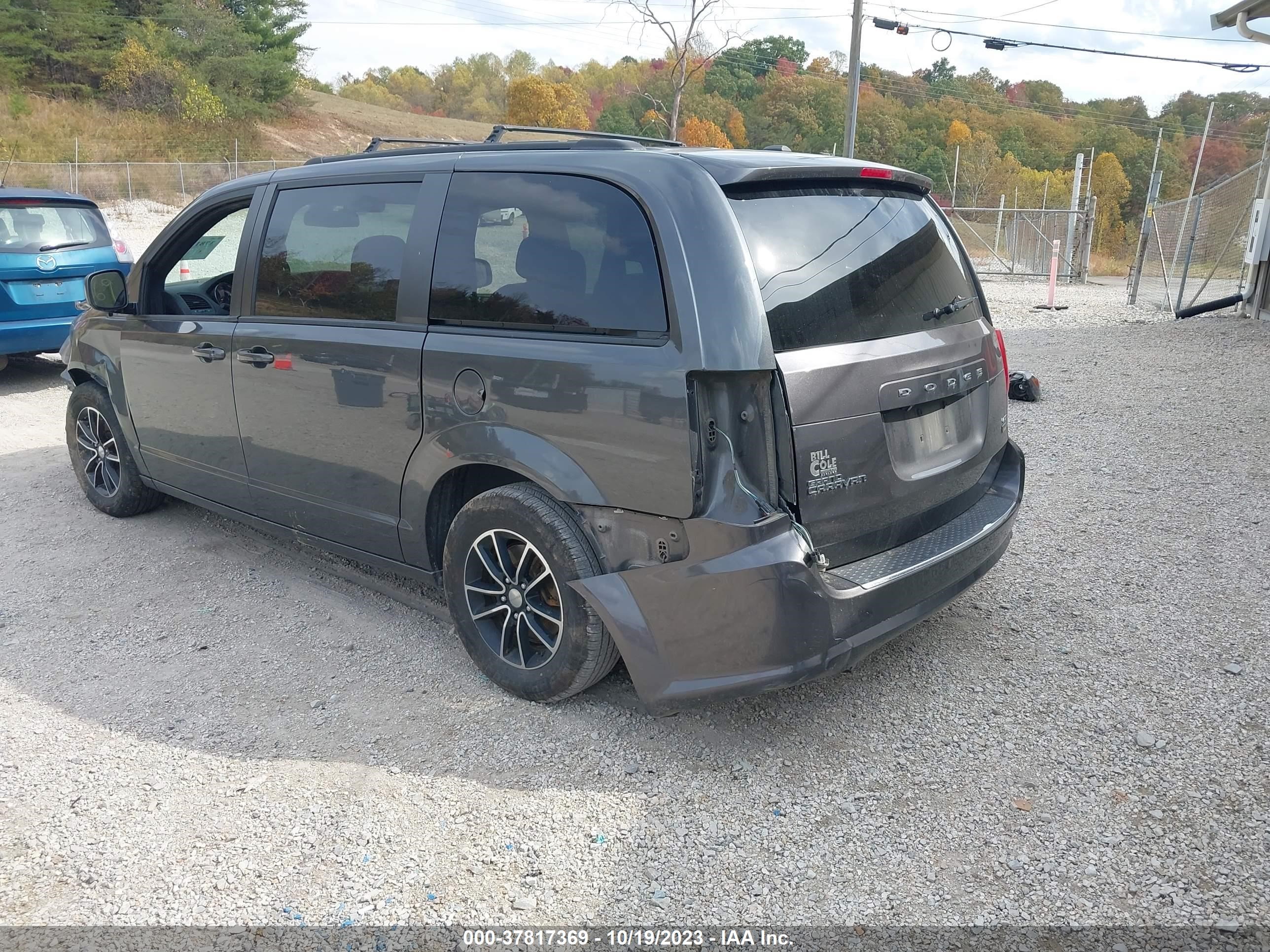 Photo 2 VIN: 2C4RDGEG8KR510860 - DODGE CARAVAN 