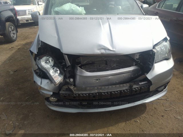 Photo 5 VIN: 2C4RDGEG8KR520899 - DODGE GRAND CARAVAN 