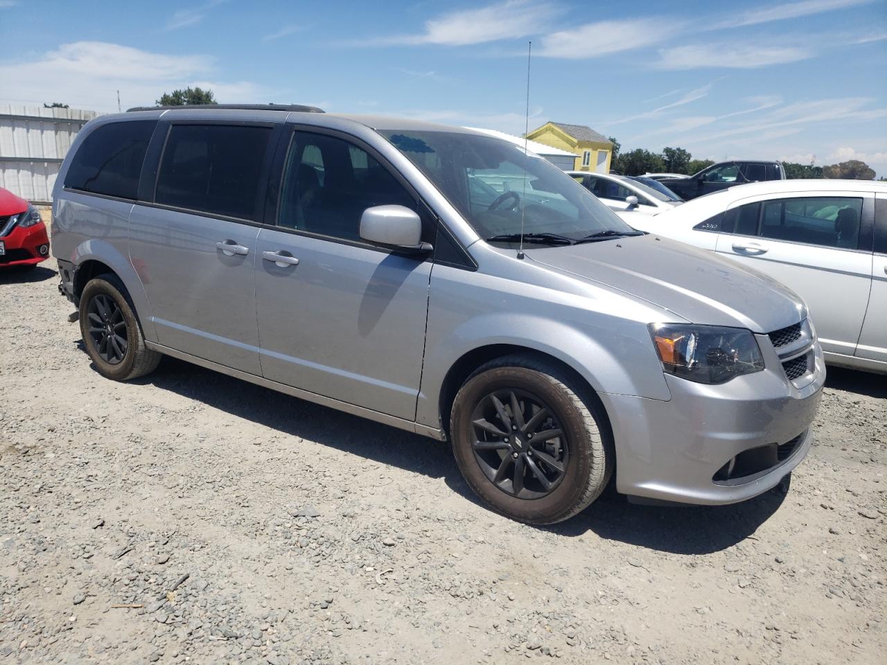 Photo 3 VIN: 2C4RDGEG8KR747994 - DODGE CARAVAN 