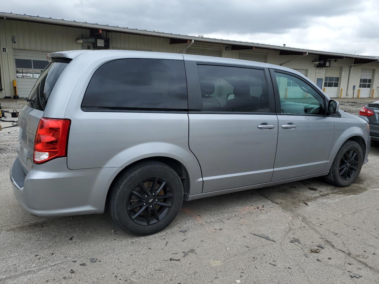 Photo 3 VIN: 2C4RDGEG8KR760387 - DODGE CARAVAN 