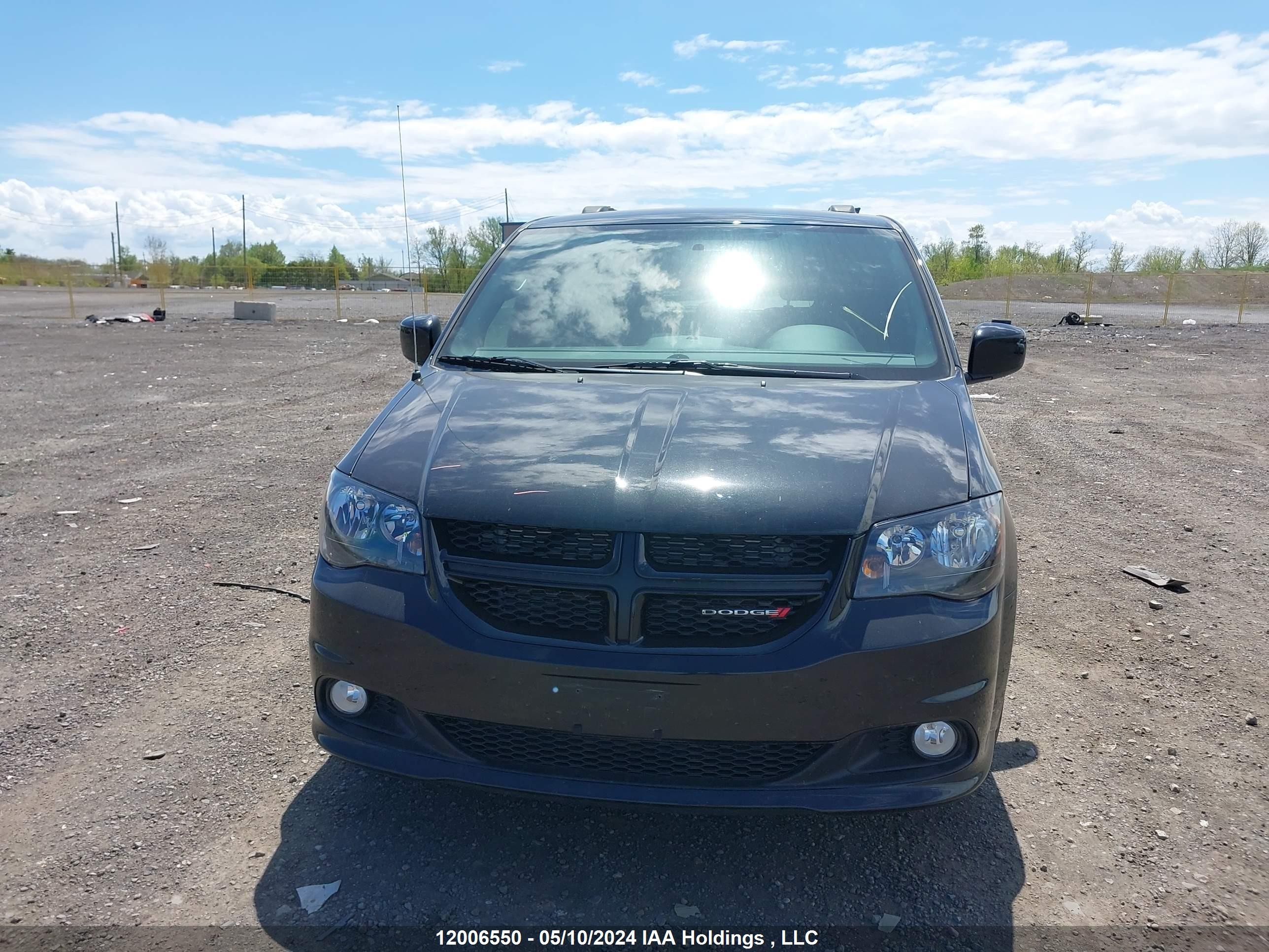 Photo 12 VIN: 2C4RDGEG9HR662641 - DODGE CARAVAN 