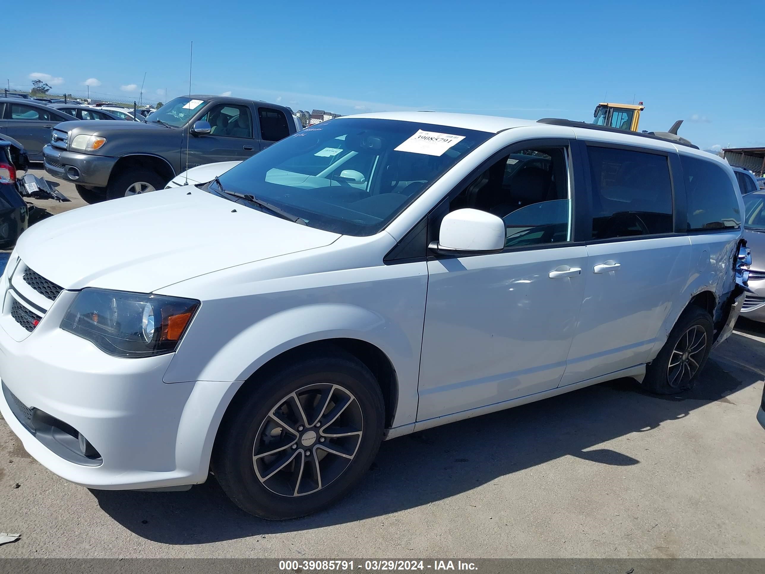 Photo 13 VIN: 2C4RDGEG9JR150576 - DODGE CARAVAN 