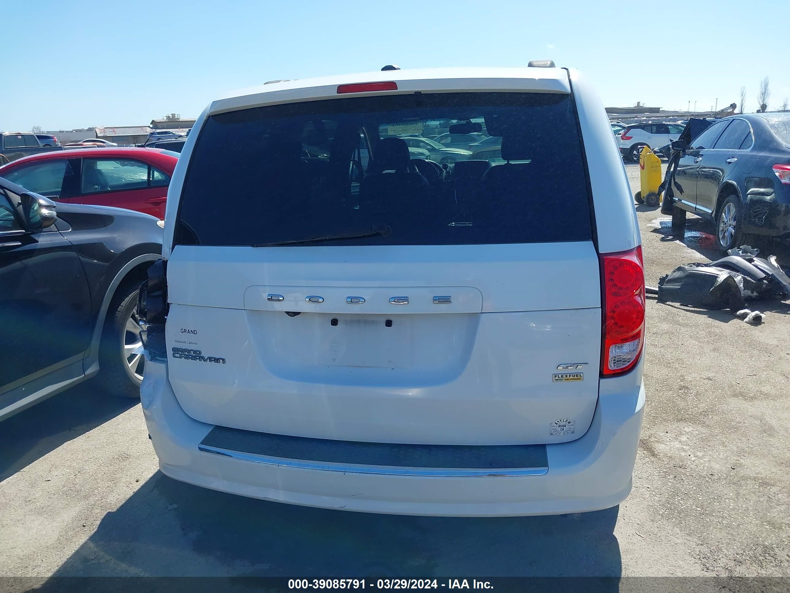 Photo 15 VIN: 2C4RDGEG9JR150576 - DODGE CARAVAN 