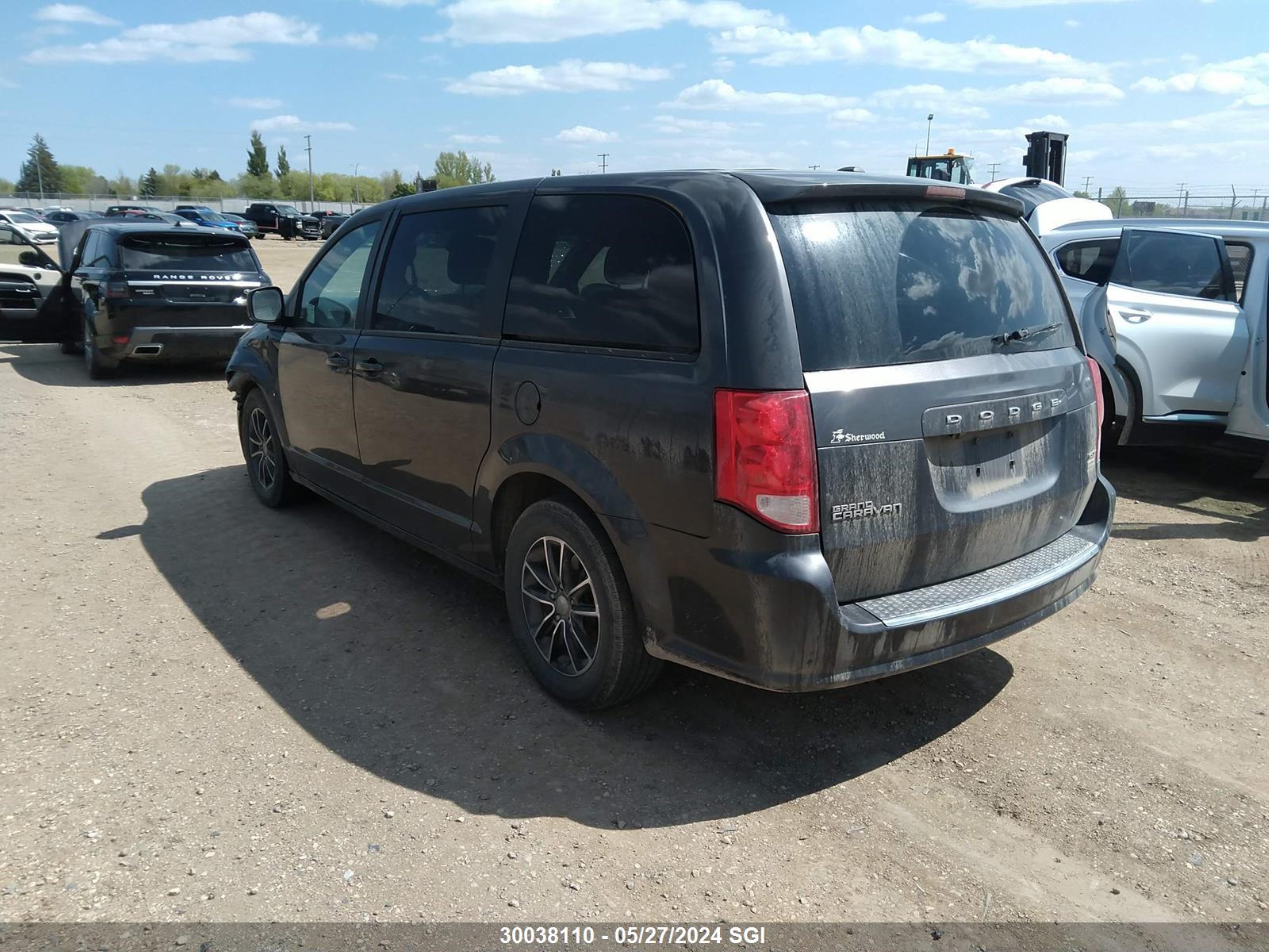 Photo 2 VIN: 2C4RDGEG9JR313601 - DODGE CARAVAN 