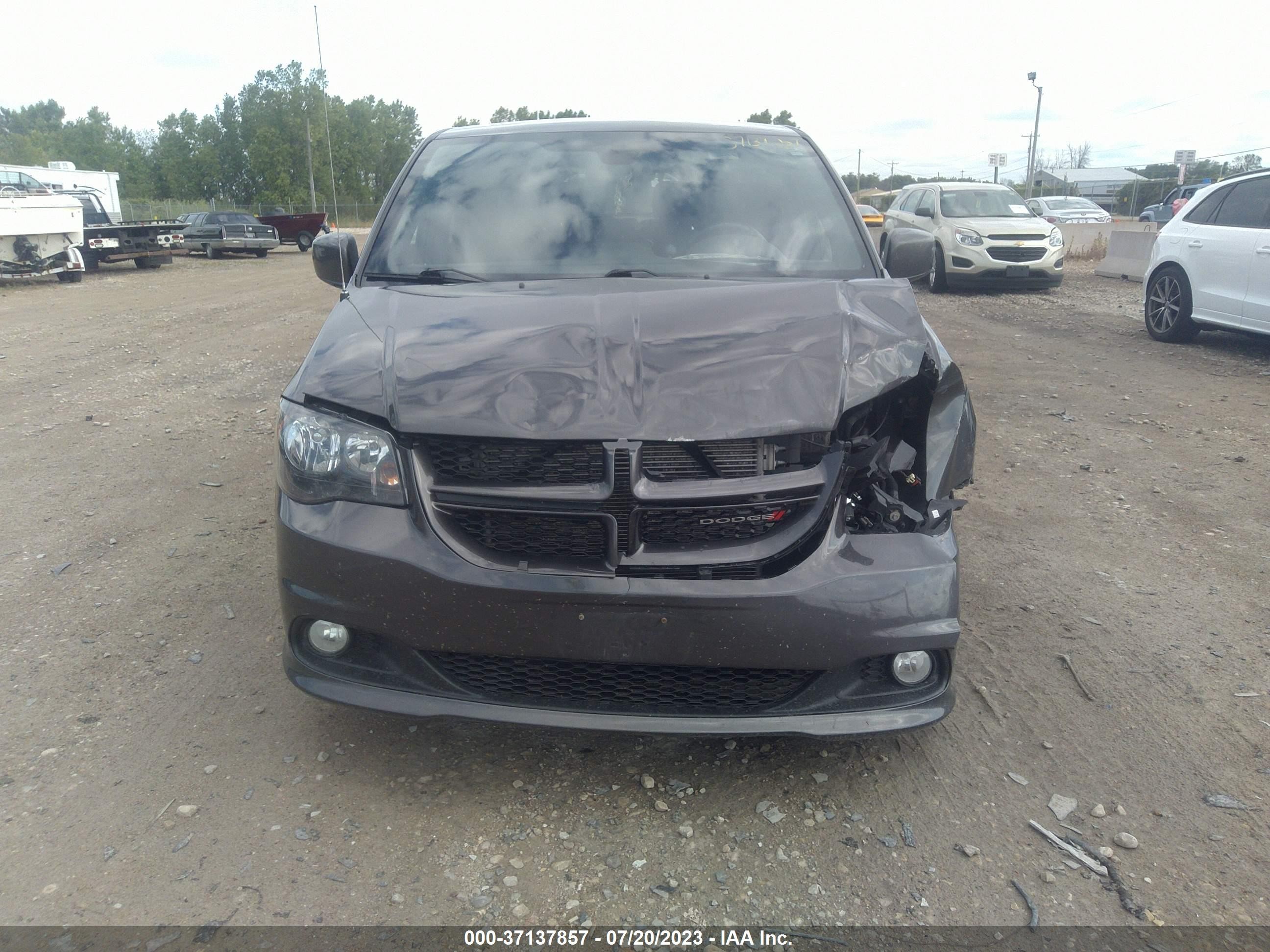 Photo 12 VIN: 2C4RDGEG9KR630988 - DODGE CARAVAN 