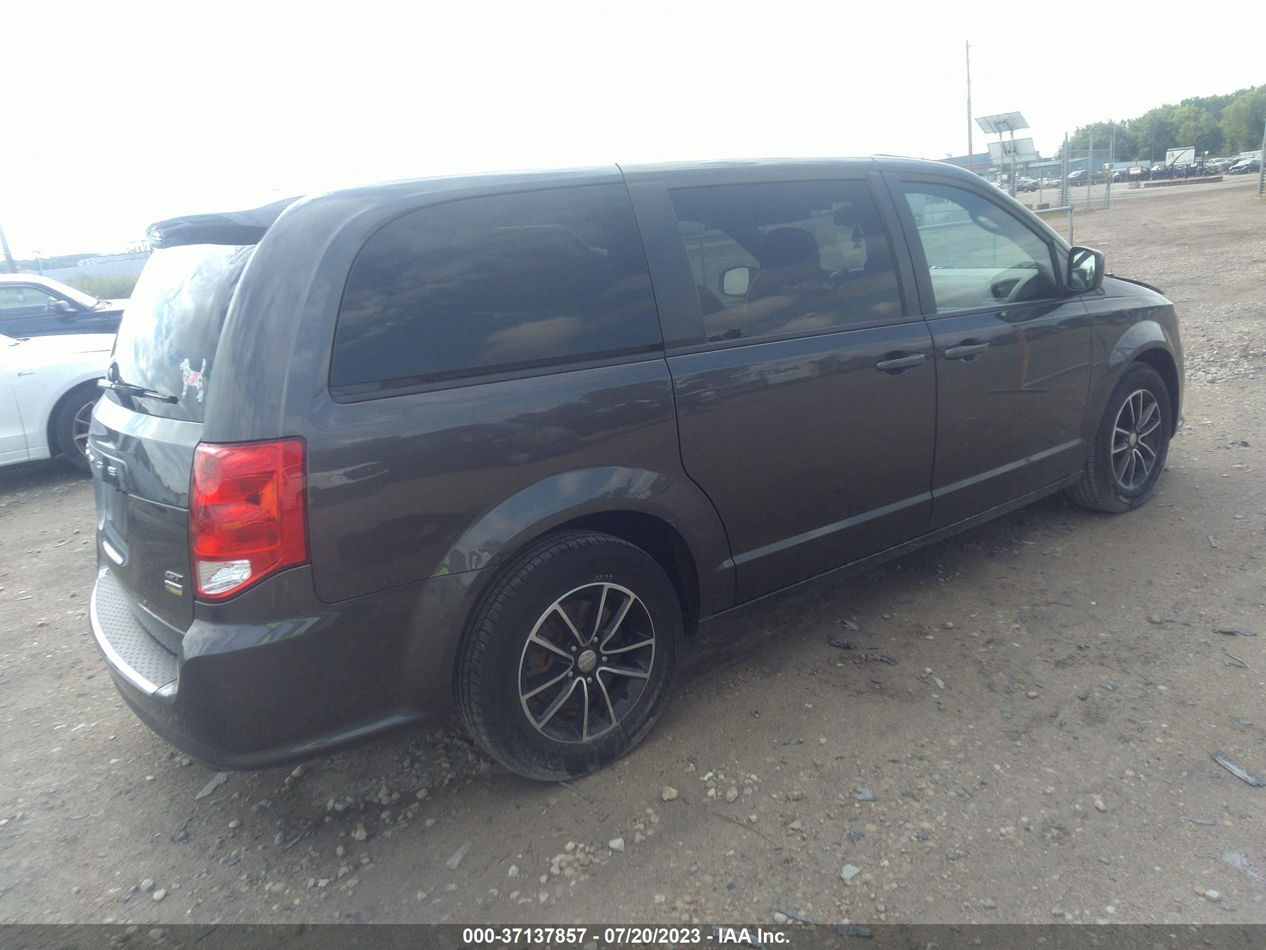 Photo 3 VIN: 2C4RDGEG9KR630988 - DODGE CARAVAN 