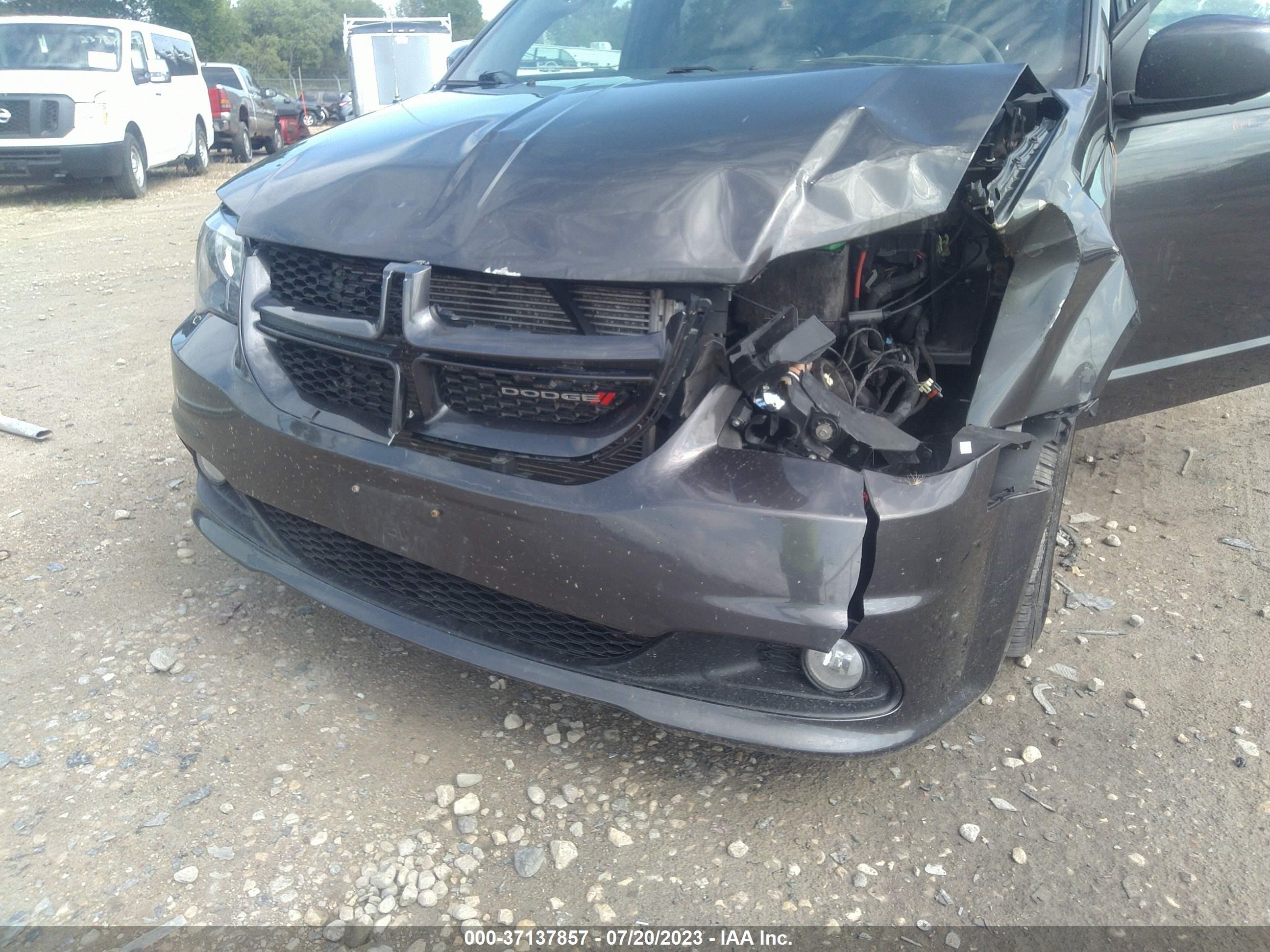 Photo 5 VIN: 2C4RDGEG9KR630988 - DODGE CARAVAN 