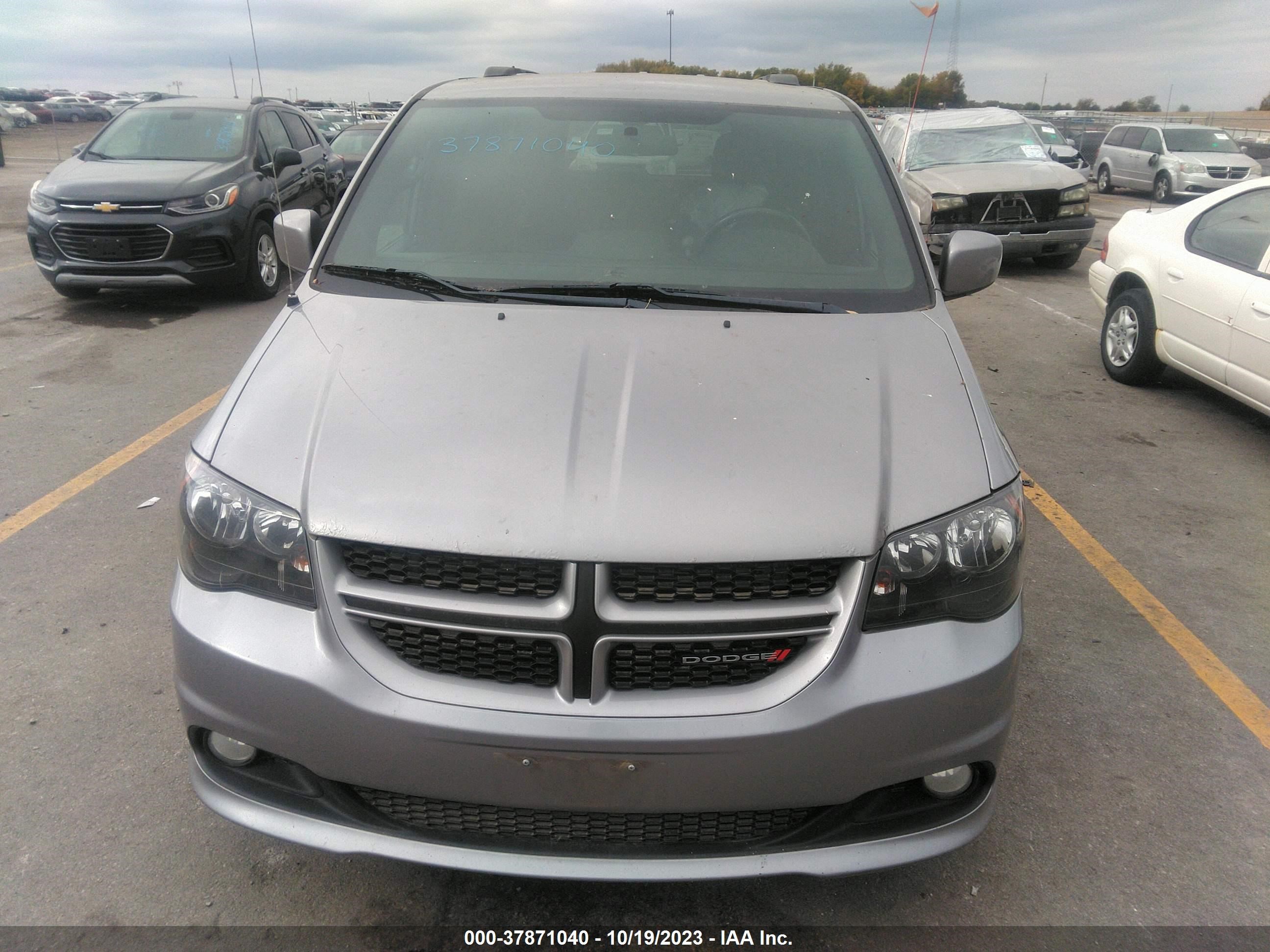 Photo 11 VIN: 2C4RDGEGXGR323904 - DODGE CARAVAN 