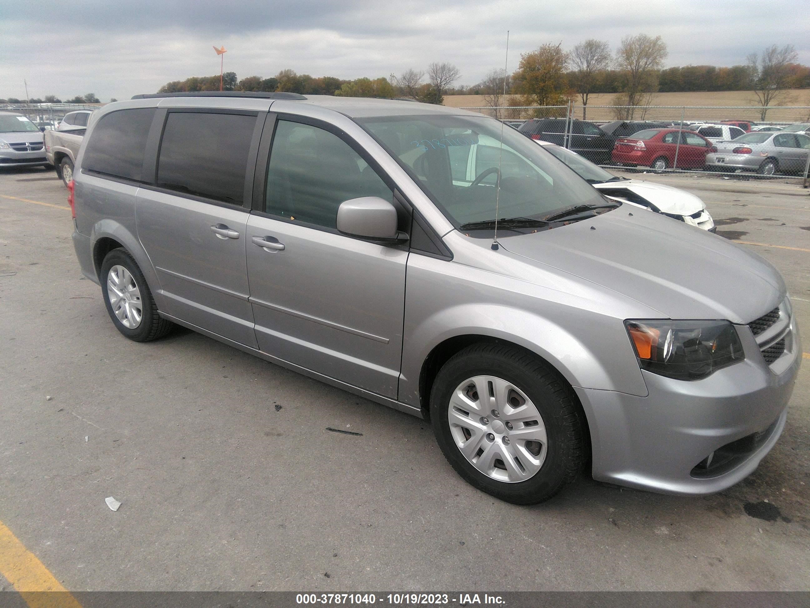 Photo 12 VIN: 2C4RDGEGXGR323904 - DODGE CARAVAN 