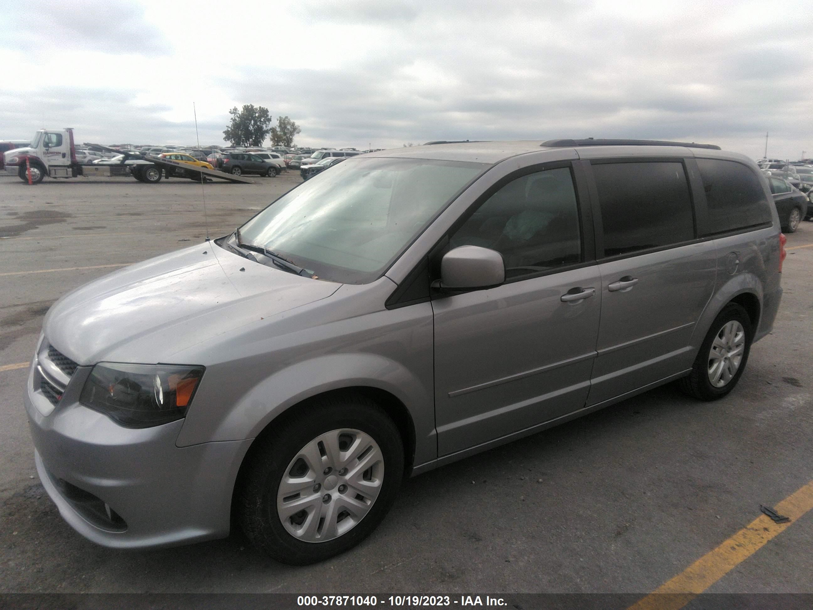 Photo 13 VIN: 2C4RDGEGXGR323904 - DODGE CARAVAN 