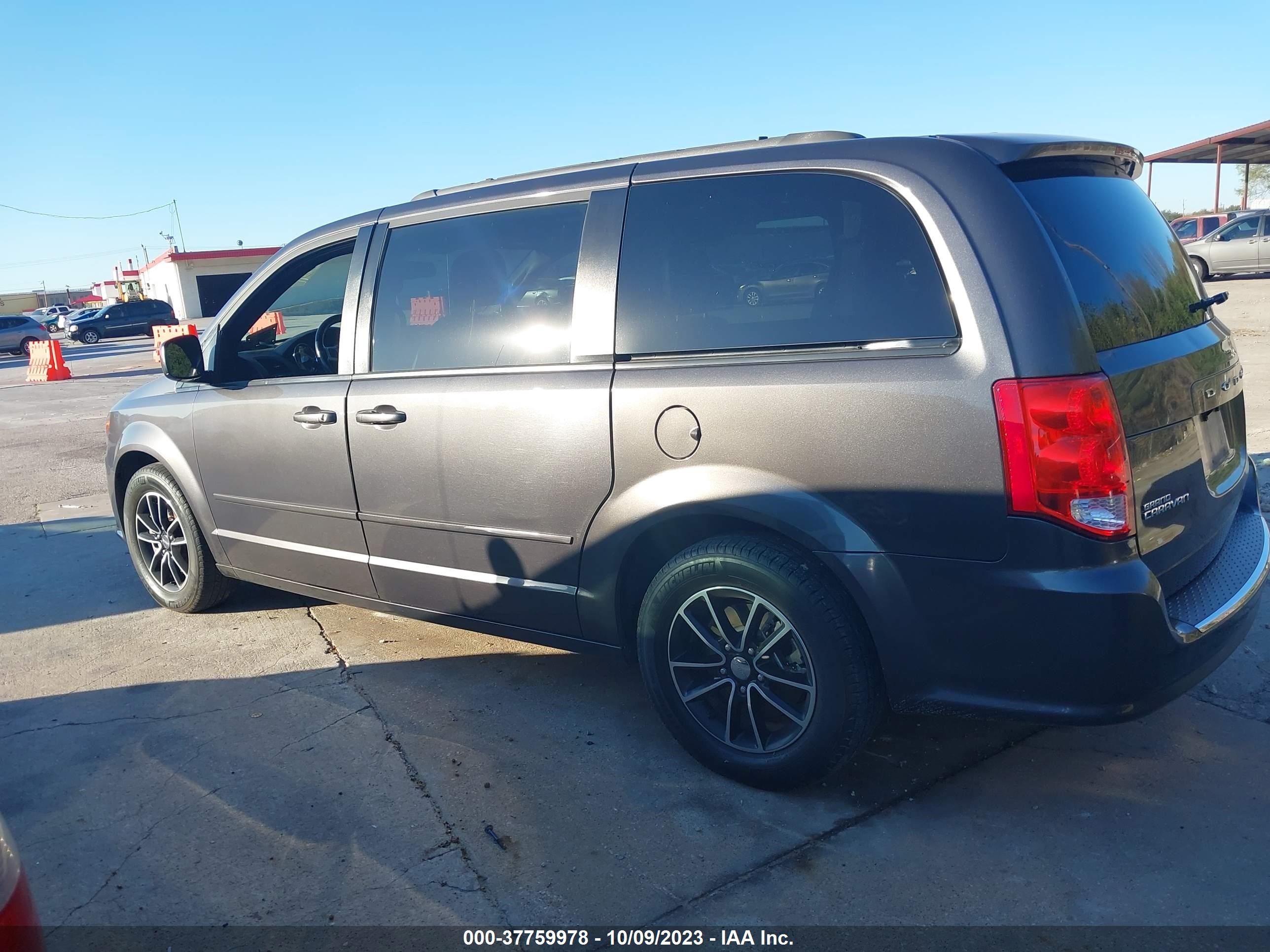 Photo 13 VIN: 2C4RDGEGXHR711491 - DODGE CARAVAN 