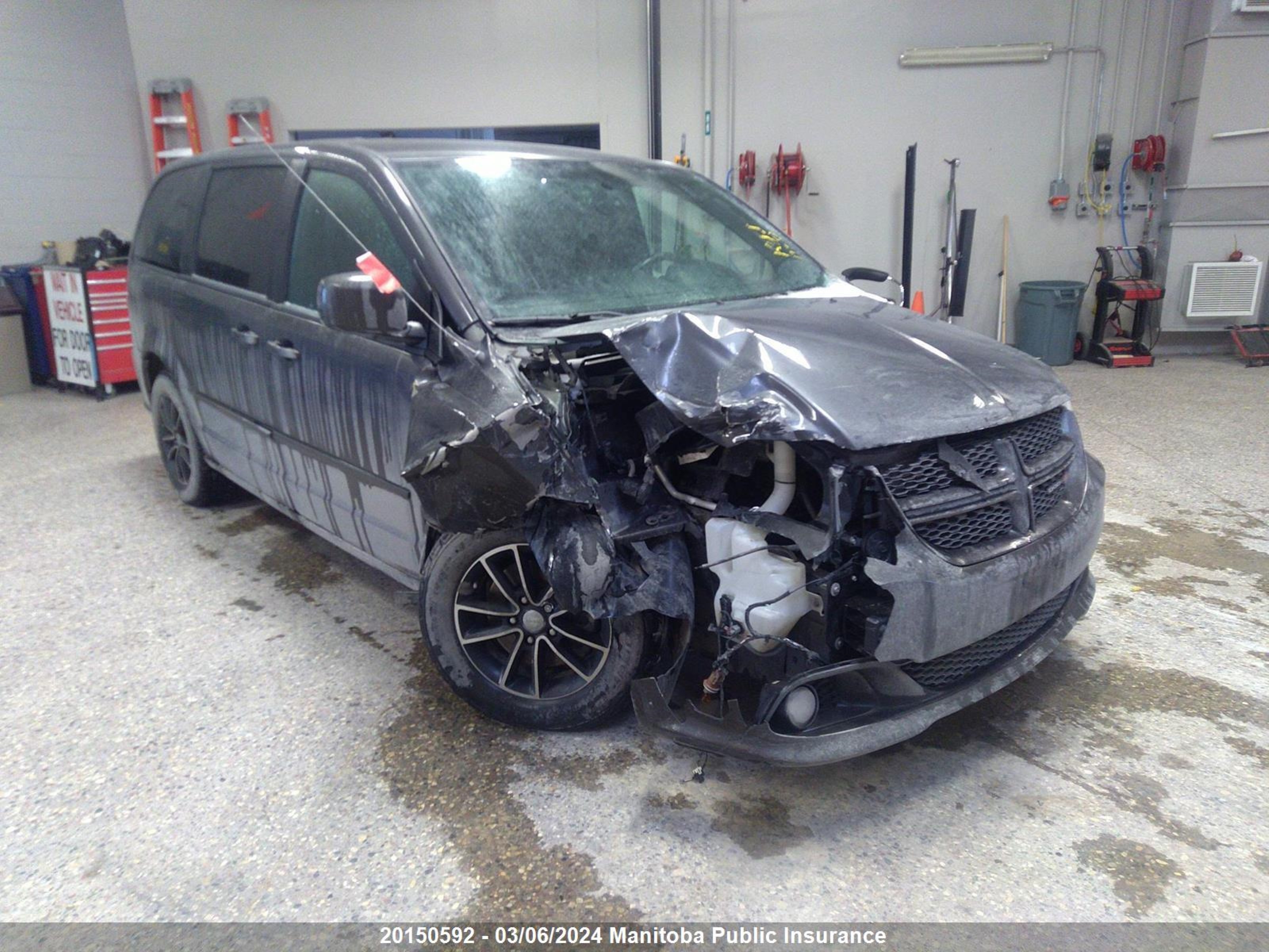 Photo 5 VIN: 2C4RDGEGXHR802096 - DODGE CARAVAN 