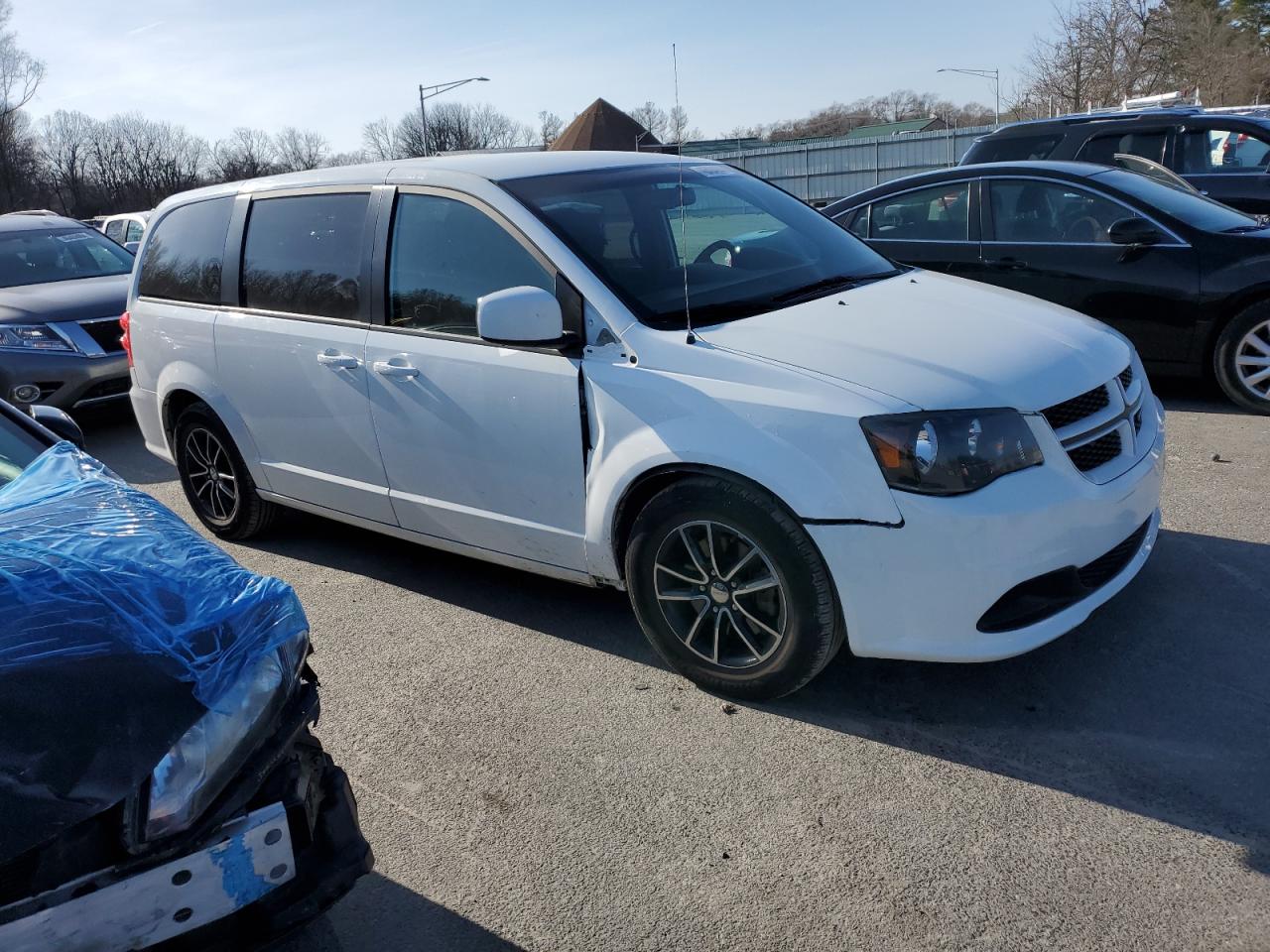 Photo 3 VIN: 2C4RDGEGXJR280866 - DODGE CARAVAN 