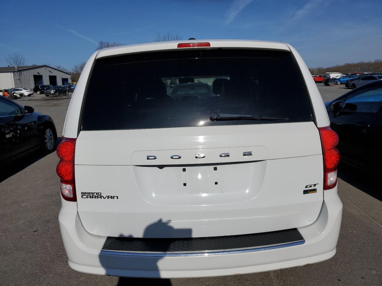 Photo 5 VIN: 2C4RDGEGXJR280866 - DODGE CARAVAN 