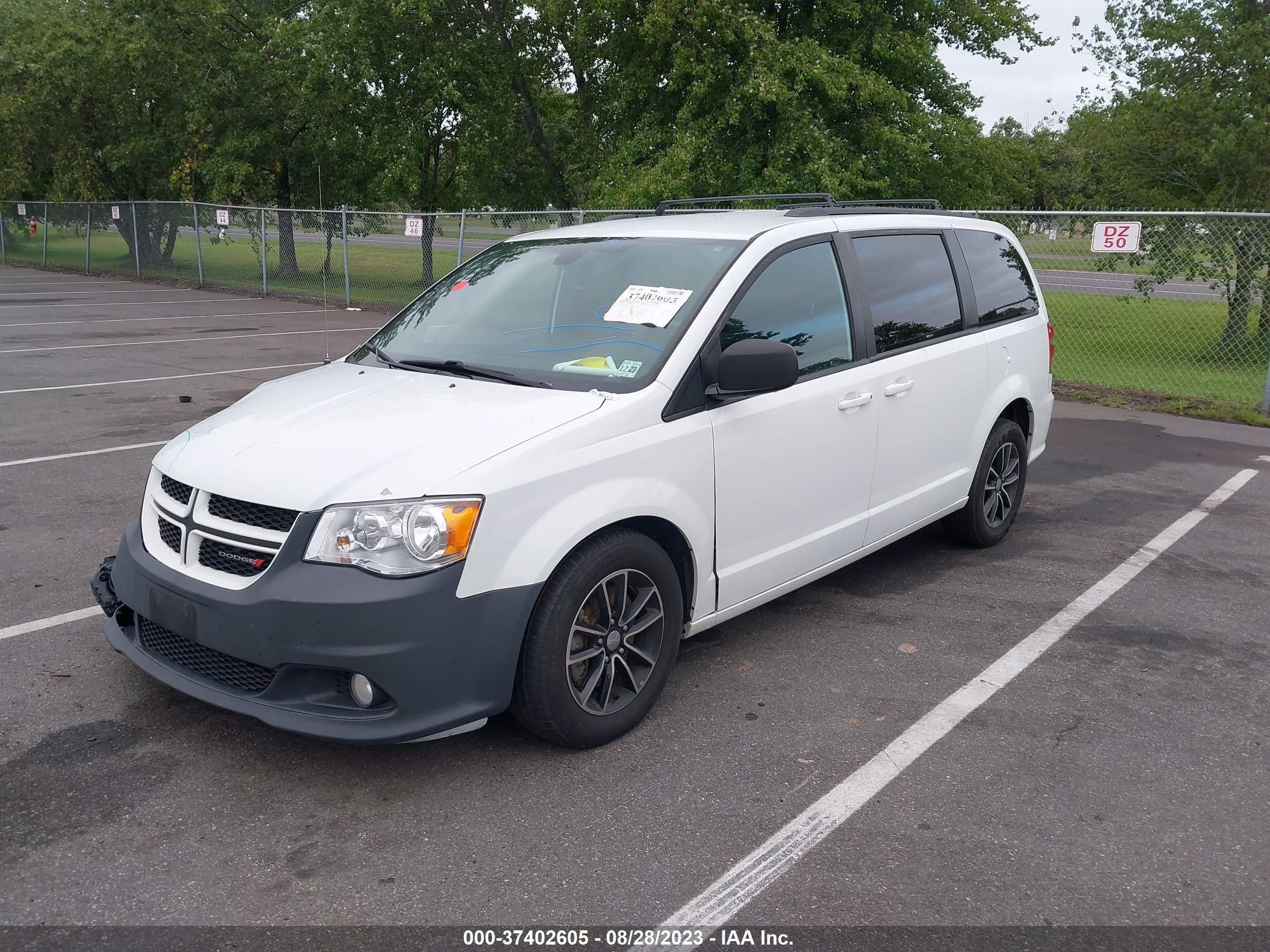 Photo 1 VIN: 2C4RDGEGXJR324963 - DODGE CARAVAN 