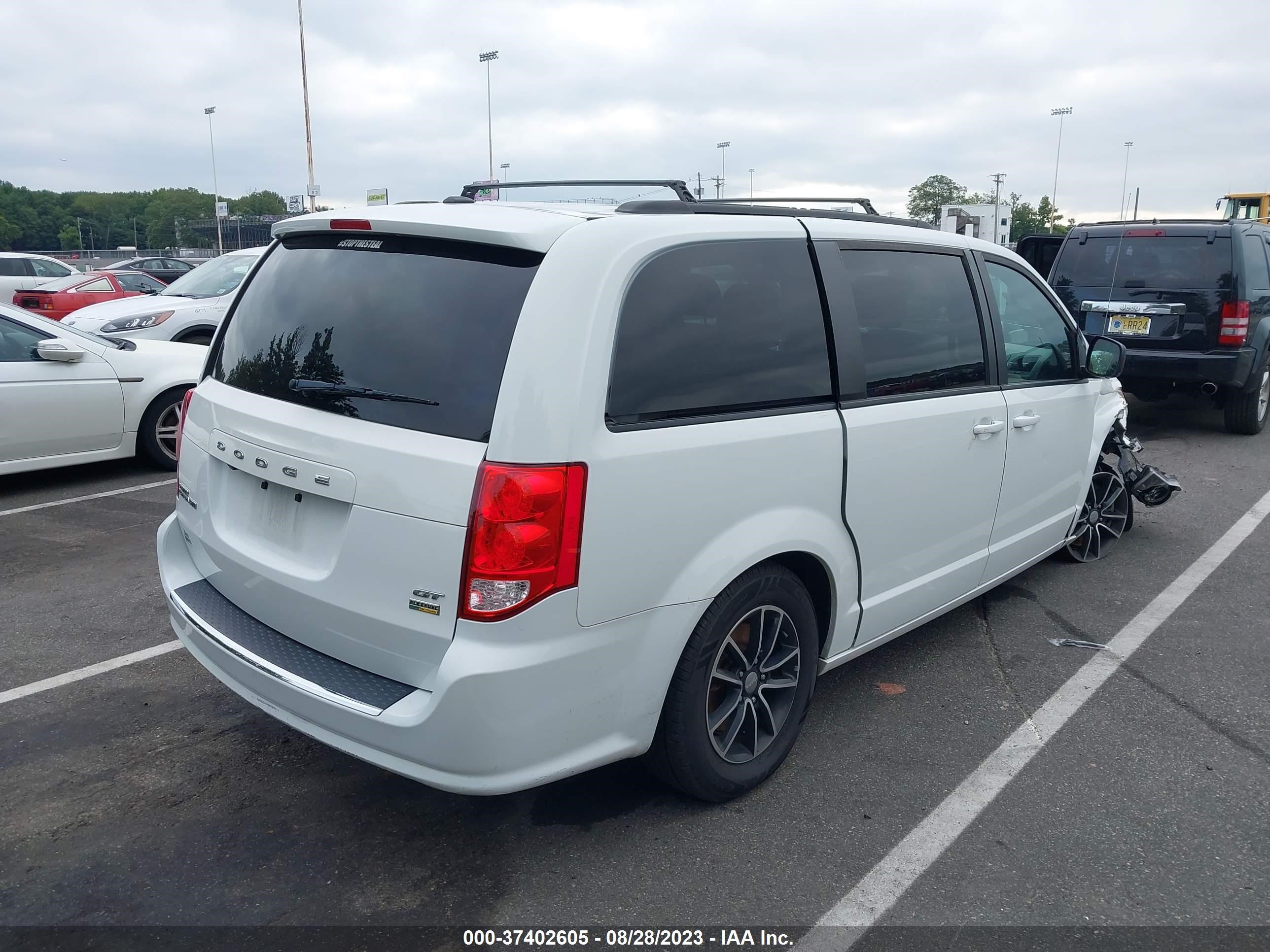 Photo 3 VIN: 2C4RDGEGXJR324963 - DODGE CARAVAN 