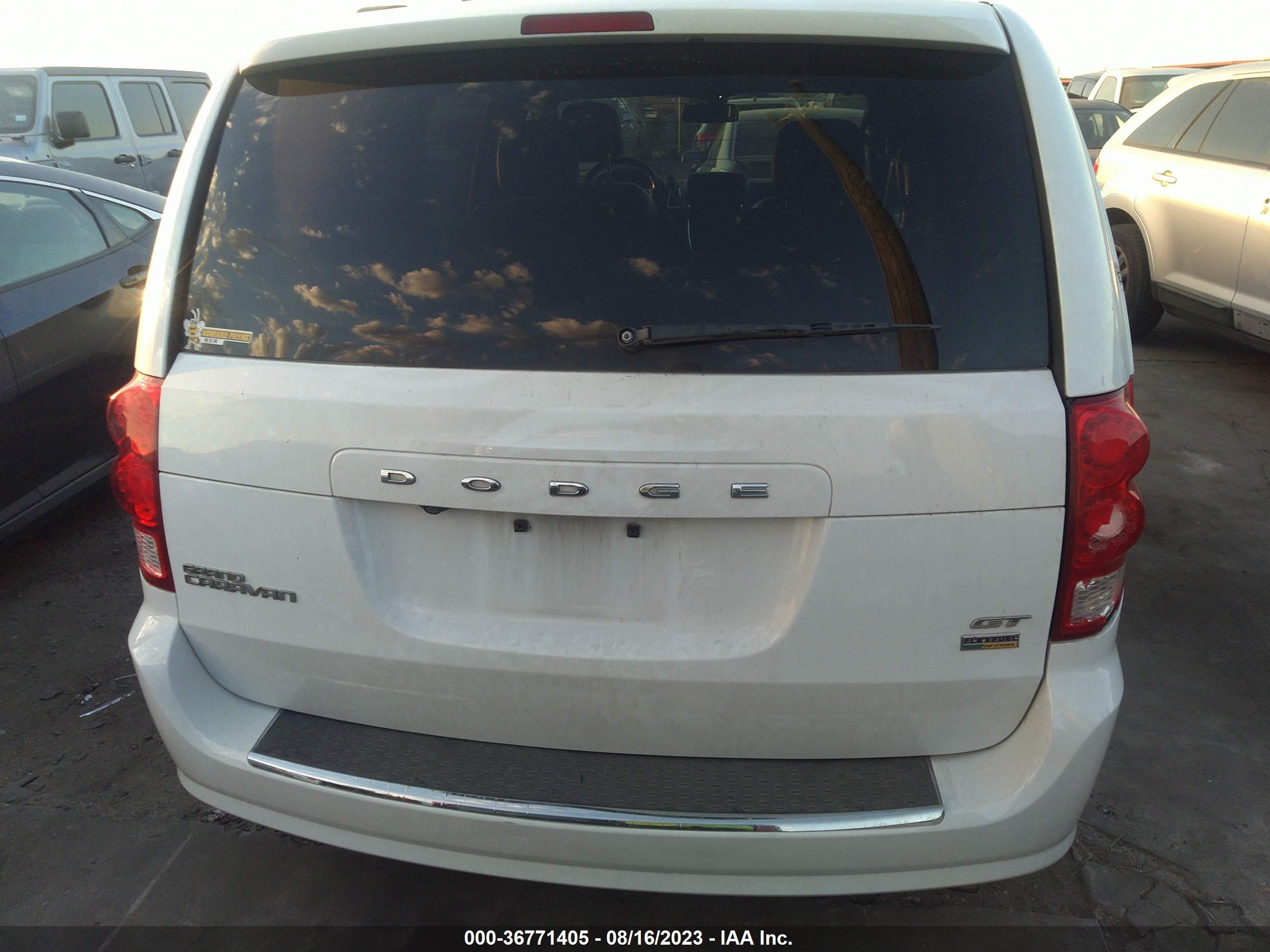 Photo 15 VIN: 2C4RDGEGXJR344713 - DODGE CARAVAN 