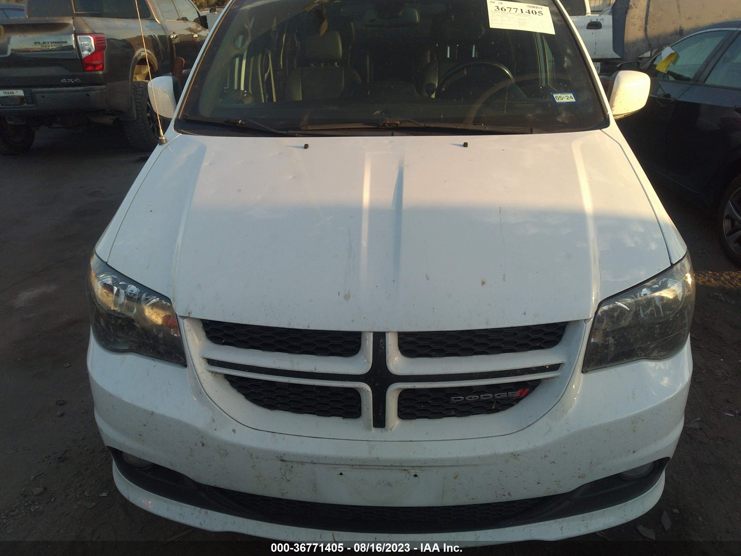 Photo 5 VIN: 2C4RDGEGXJR344713 - DODGE CARAVAN 