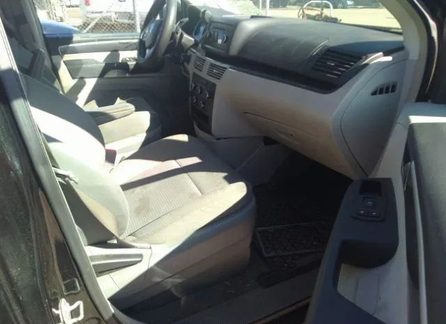 Photo 4 VIN: 2C4RVAAG0DR725412 - VOLKSWAGEN ROUTAN 