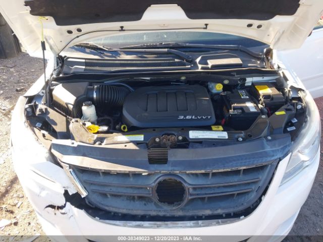 Photo 9 VIN: 2C4RVAAG4CR240270 - VOLKSWAGEN ROUTAN 