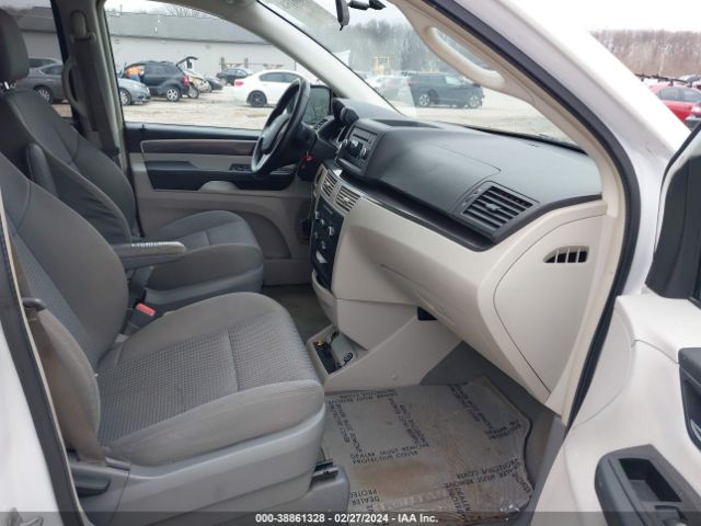 Photo 4 VIN: 2C4RVAAG9DR819191 - VOLKSWAGEN ROUTAN 