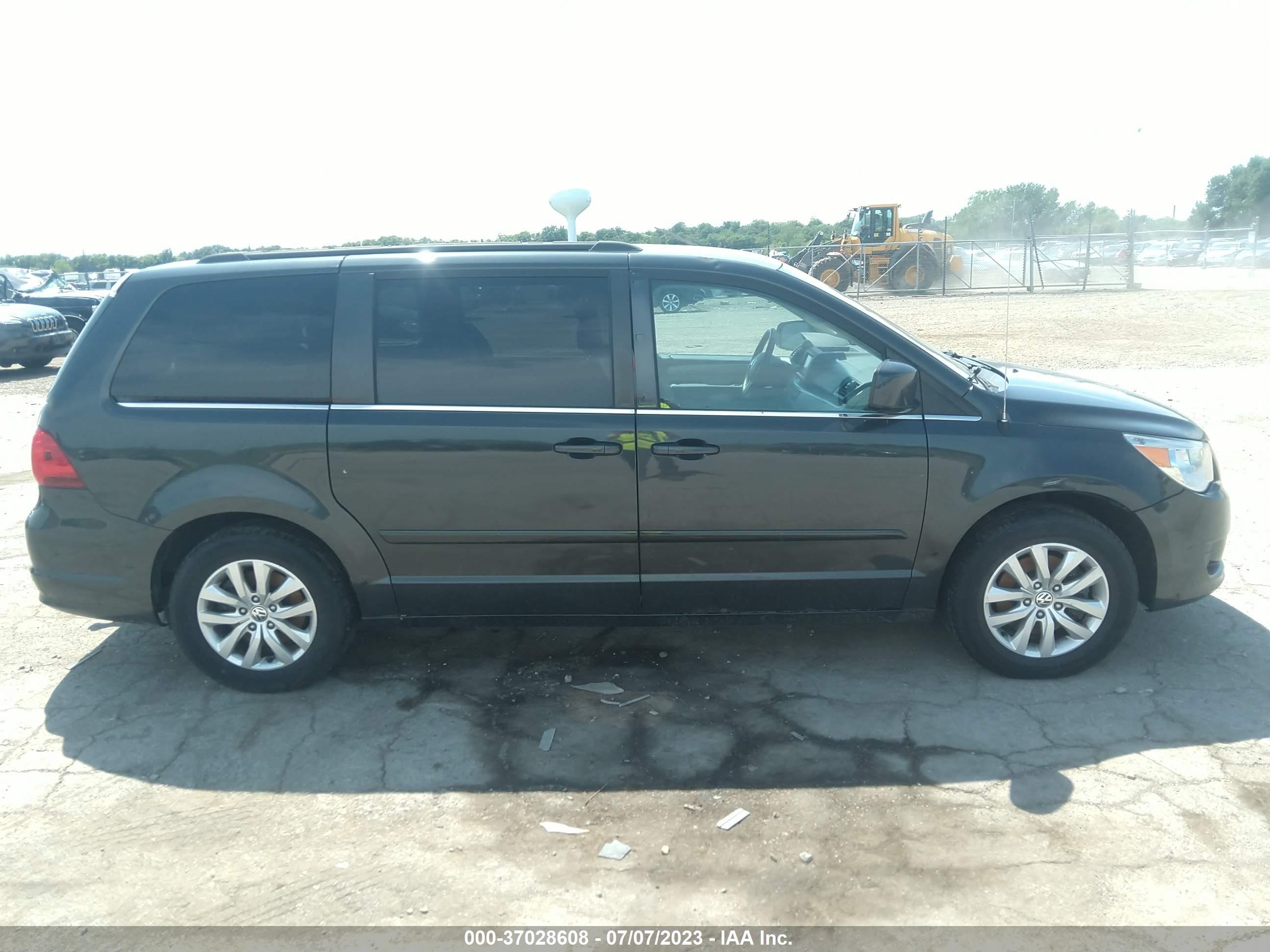 Photo 12 VIN: 2C4RVABG0CR276388 - VOLKSWAGEN ROUTAN 