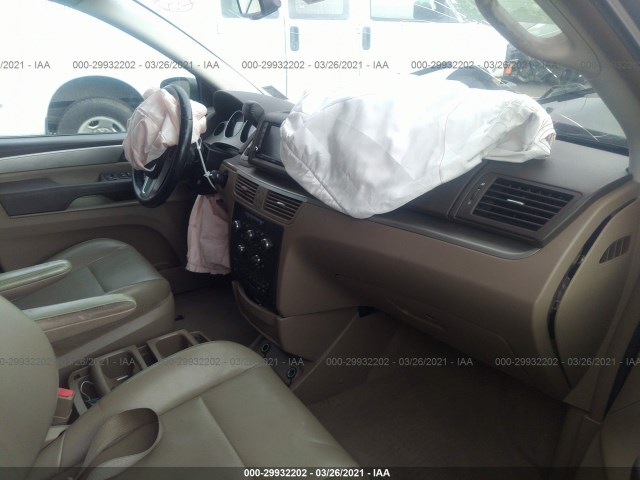 Photo 4 VIN: 2C4RVABG2CR127593 - VOLKSWAGEN ROUTAN 