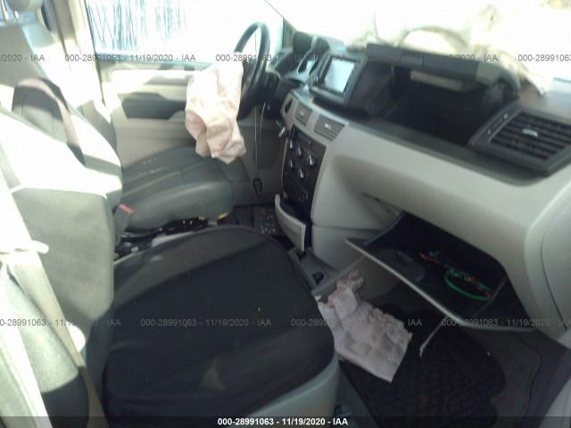 Photo 4 VIN: 2C4RVABG3CR277177 - VOLKSWAGEN ROUTAN 