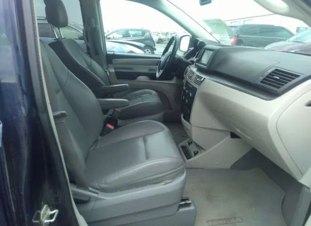 Photo 4 VIN: 2C4RVABG3DR725385 - VOLKSWAGEN ROUTAN 