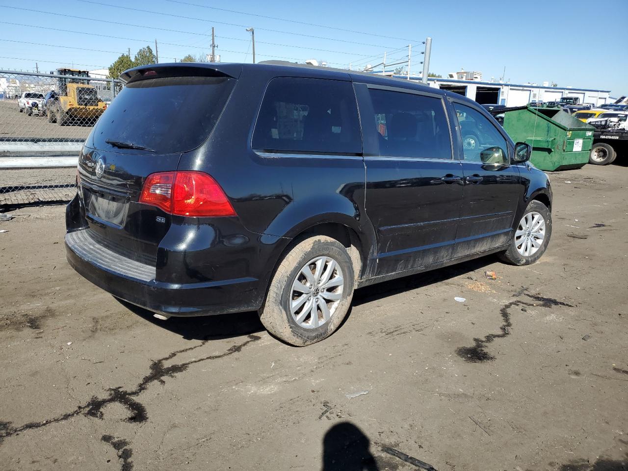 Photo 2 VIN: 2C4RVABG6CR393618 - VOLKSWAGEN ROUTAN 