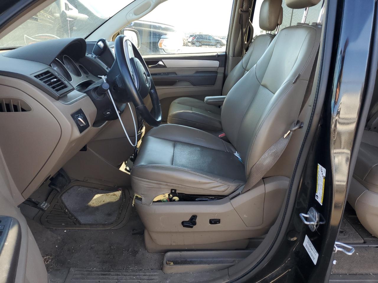 Photo 6 VIN: 2C4RVABG6CR393618 - VOLKSWAGEN ROUTAN 