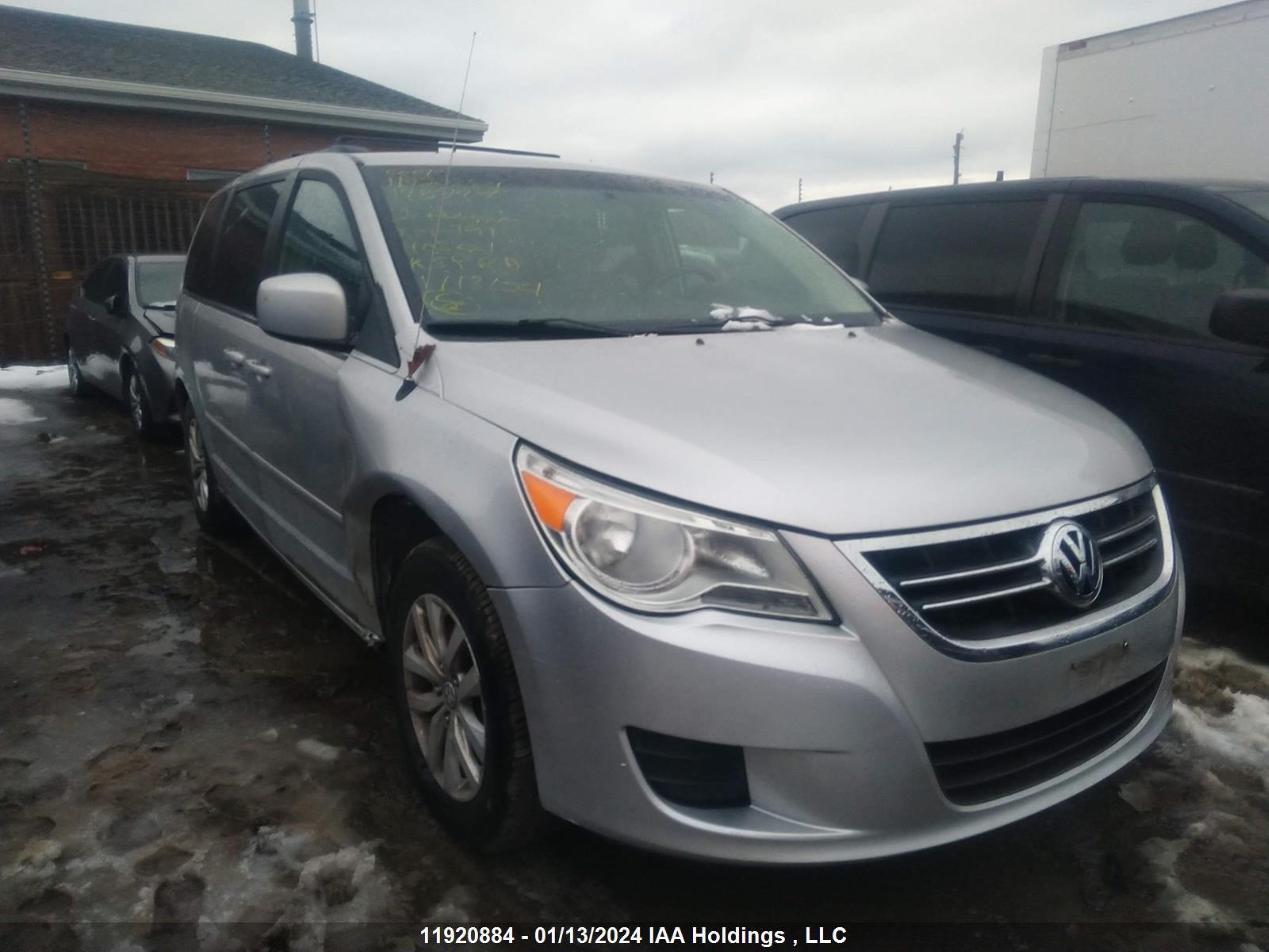 Photo 5 VIN: 2C4RVABG7CR193797 - VOLKSWAGEN ROUTAN 