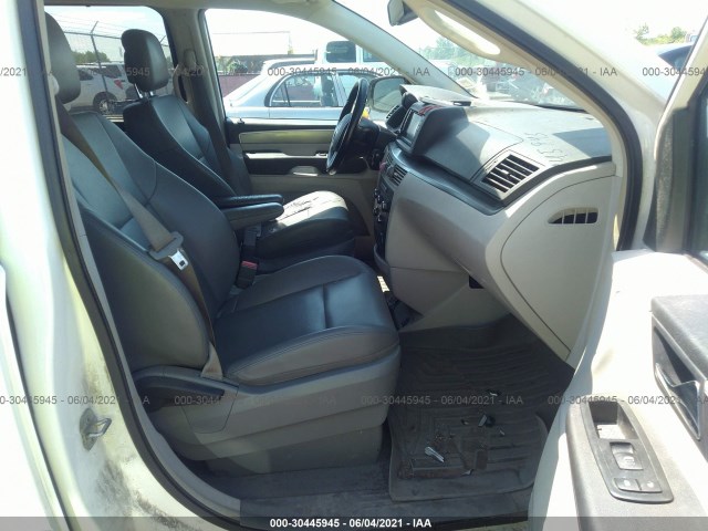 Photo 4 VIN: 2C4RVABG7CR240472 - VOLKSWAGEN ROUTAN 