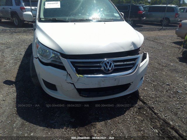 Photo 5 VIN: 2C4RVABG7CR240472 - VOLKSWAGEN ROUTAN 