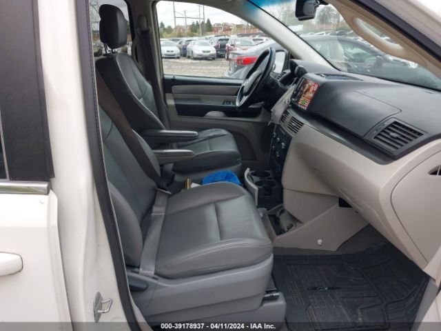 Photo 4 VIN: 2C4RVABG8CR217704 - VOLKSWAGEN ROUTAN 