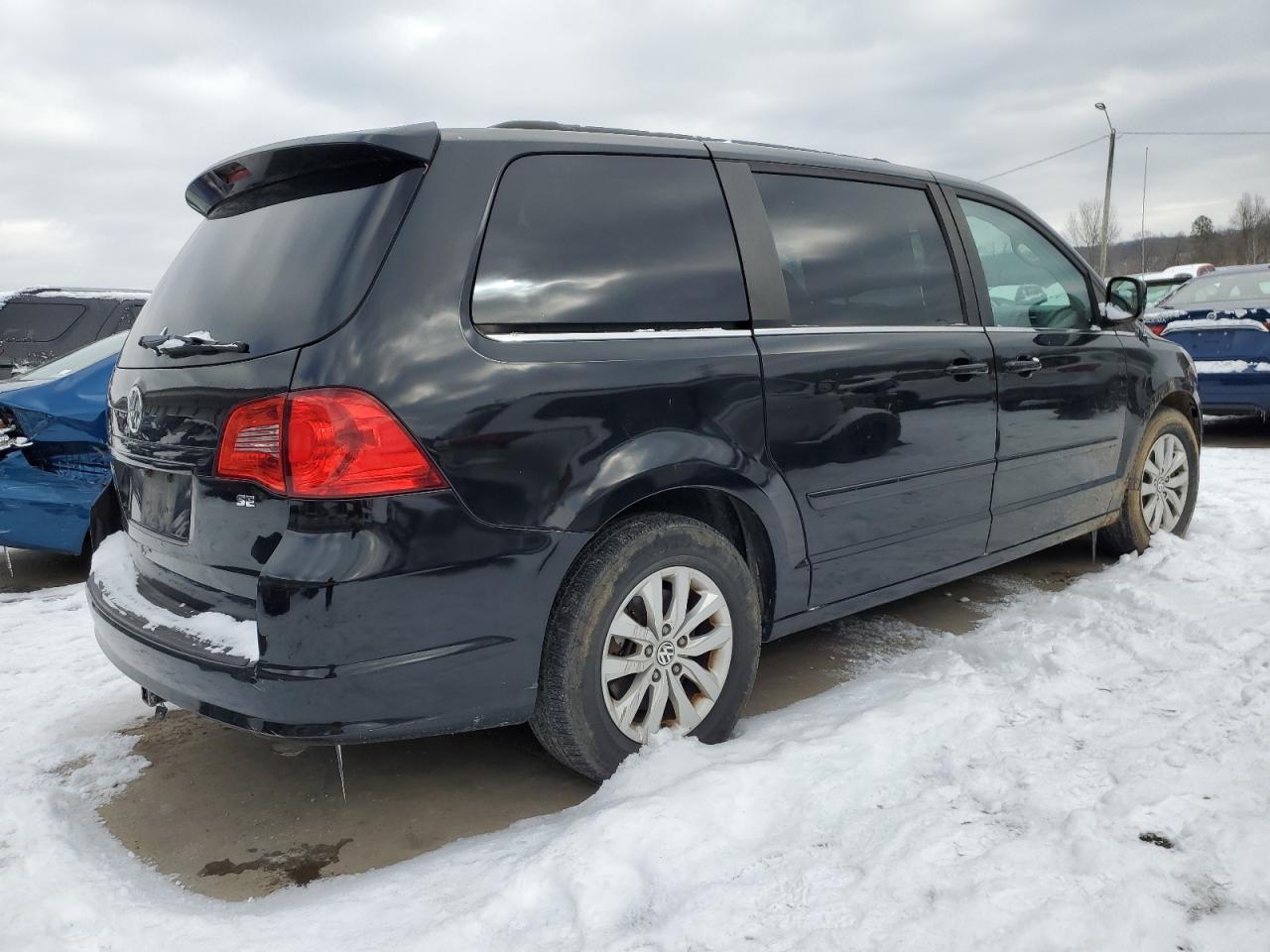 Photo 2 VIN: 2C4RVABG8DR724894 - VOLKSWAGEN ROUTAN 