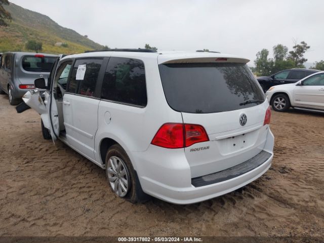 Photo 2 VIN: 2C4RVABG8DR725432 - VOLKSWAGEN ROUTAN 