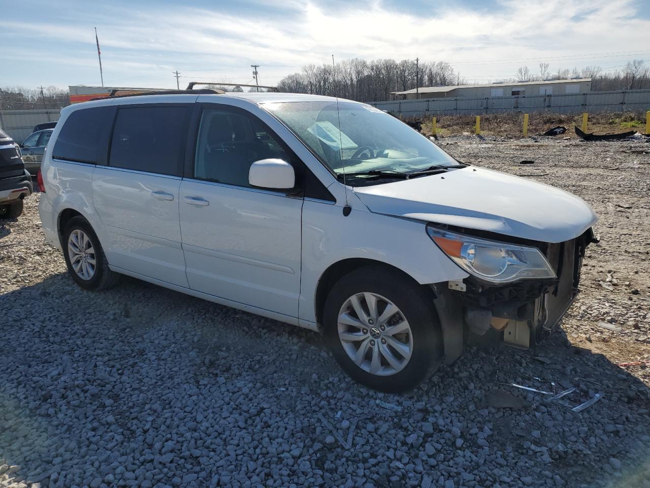 Photo 3 VIN: 2C4RVABG8ER134888 - VOLKSWAGEN ROUTAN 