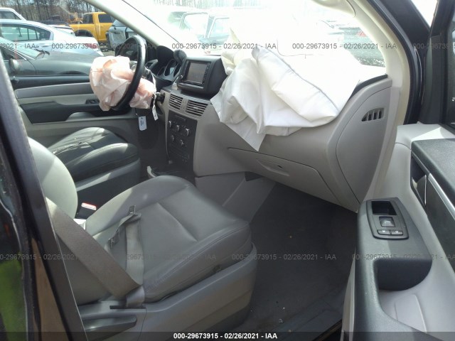 Photo 4 VIN: 2C4RVABG9CR354828 - VOLKSWAGEN ROUTAN 