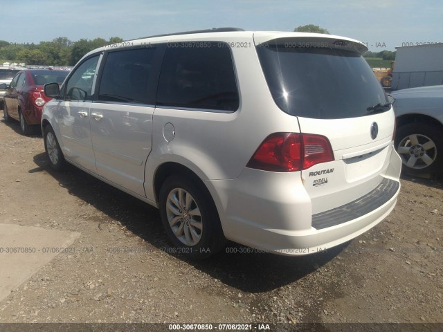 Photo 2 VIN: 2C4RVABG9CR390633 - VOLKSWAGEN ROUTAN 