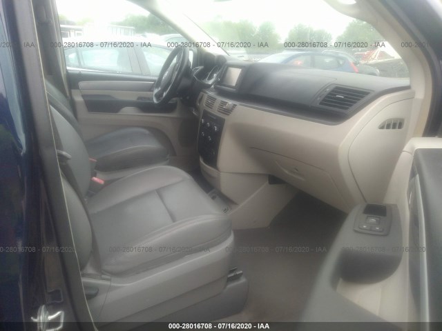 Photo 4 VIN: 2C4RVABG9DR725777 - VOLKSWAGEN ROUTAN 