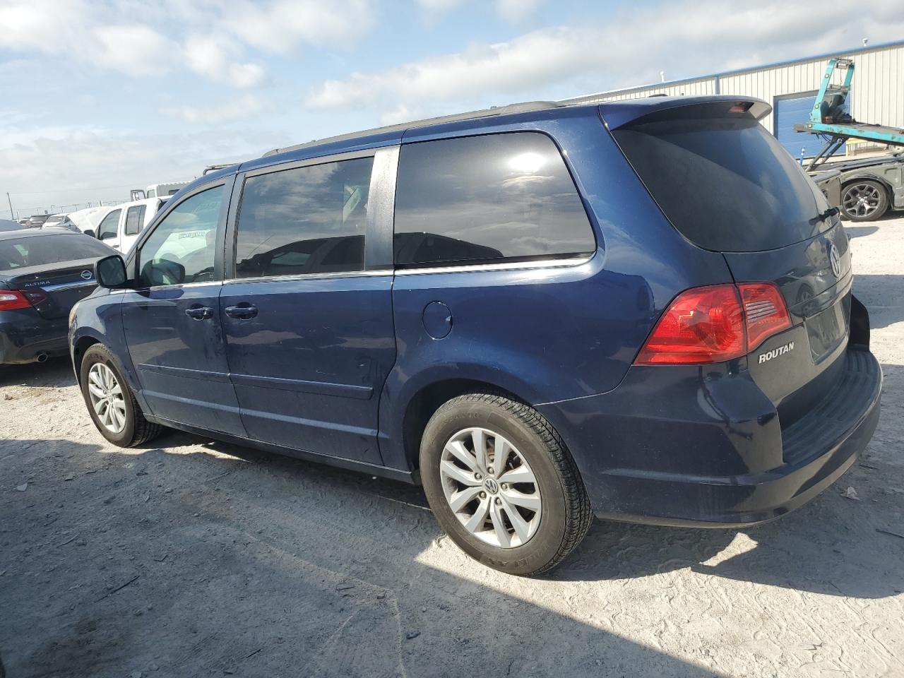 Photo 1 VIN: 2C4RVABG9ER134544 - VOLKSWAGEN ROUTAN 