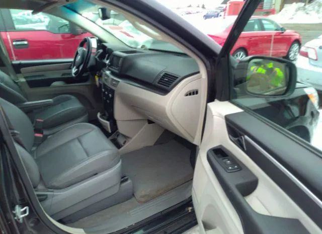 Photo 4 VIN: 2C4RVABGXCR293702 - VOLKSWAGEN ROUTAN 