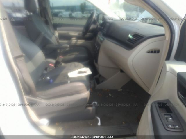 Photo 4 VIN: 2C4RVABGXDR725433 - VOLKSWAGEN ROUTAN 