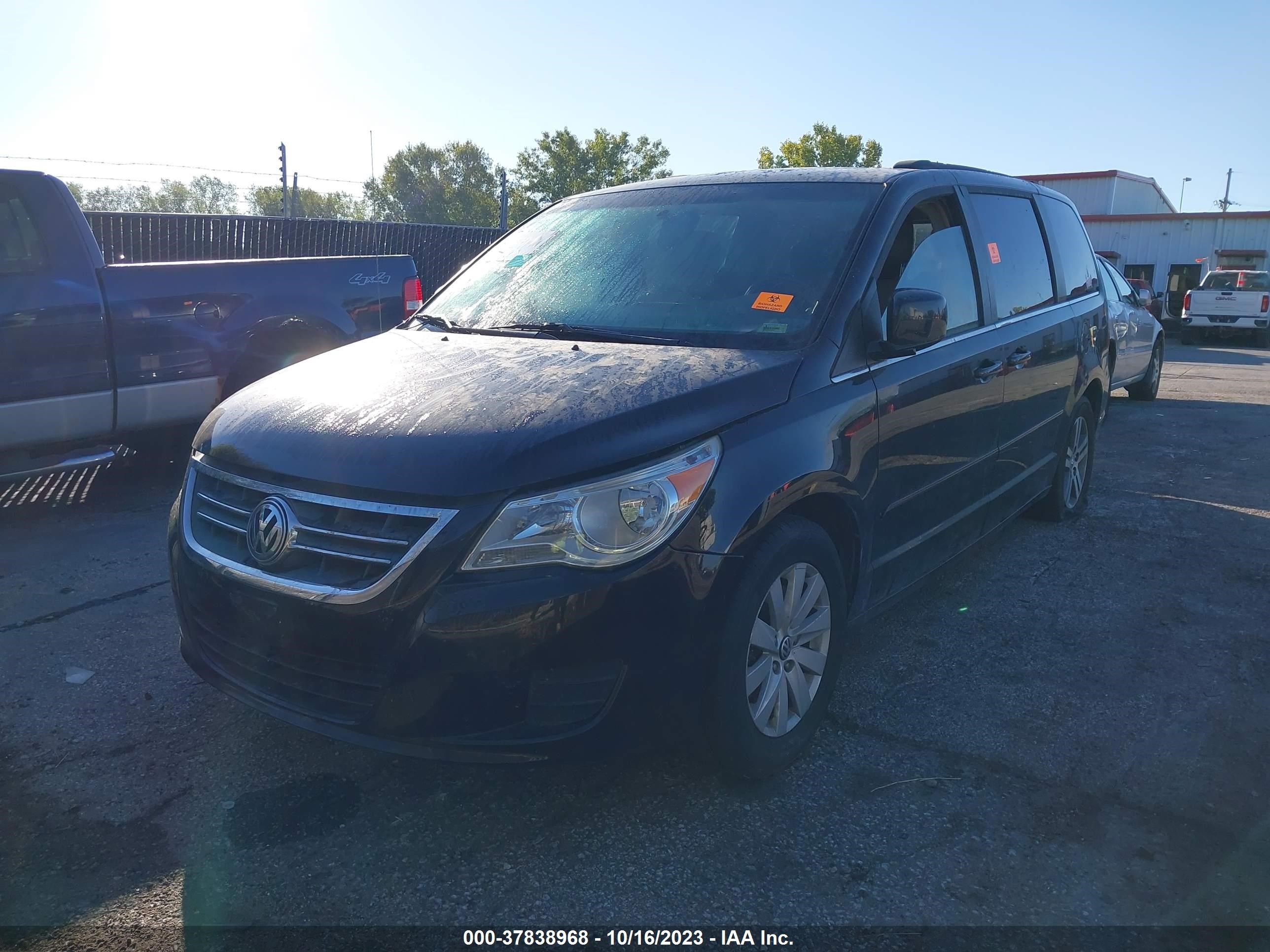 Photo 1 VIN: 2C4RVACG1CR391435 - VOLKSWAGEN ROUTAN 