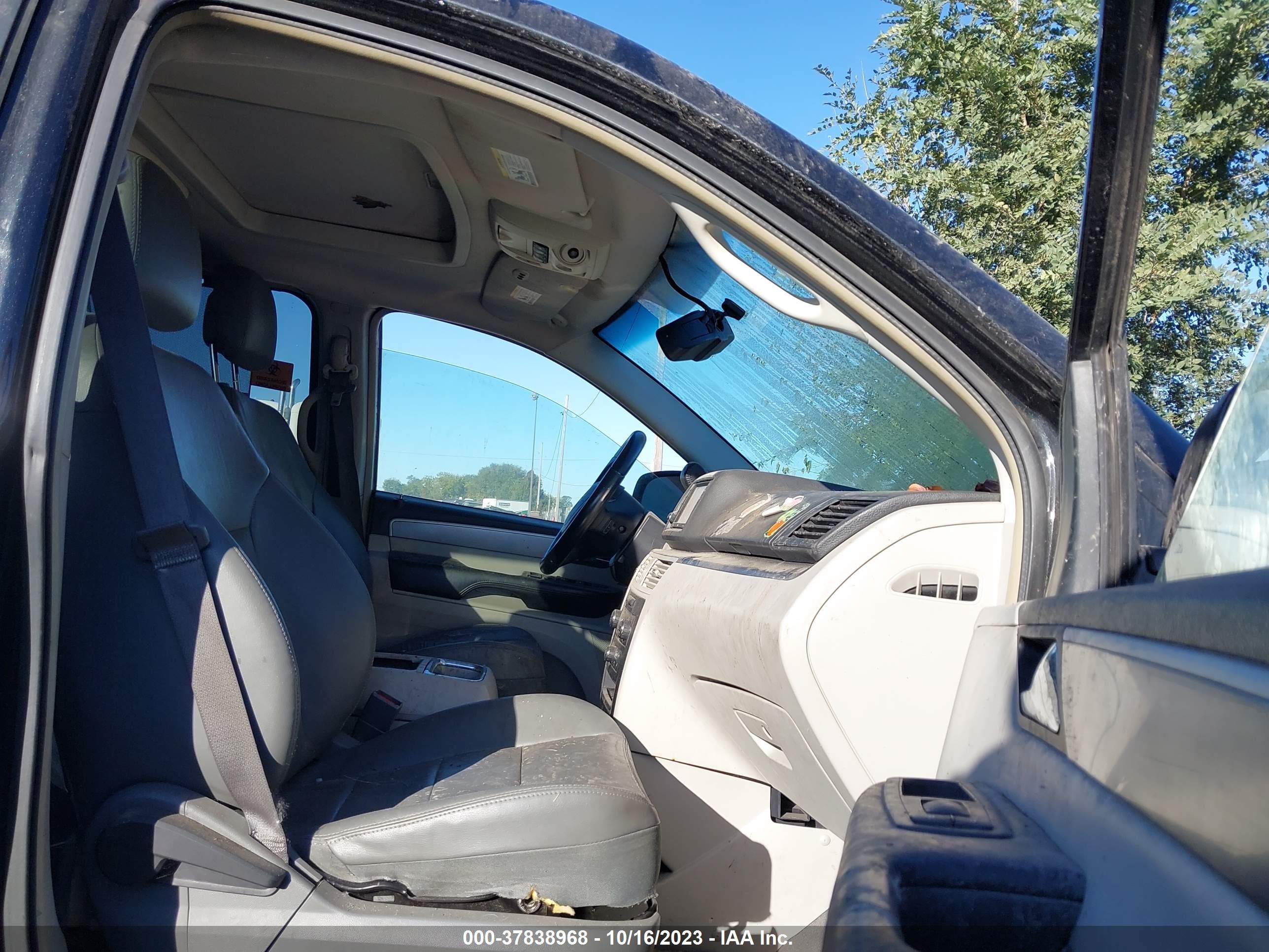 Photo 4 VIN: 2C4RVACG1CR391435 - VOLKSWAGEN ROUTAN 