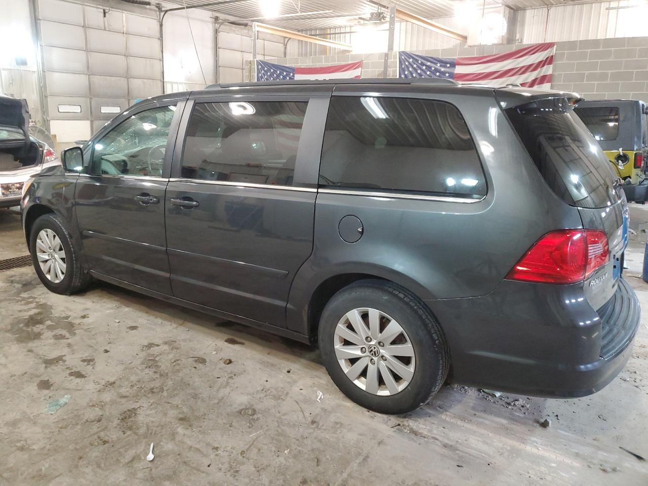 Photo 1 VIN: 2C4RVACG8CR294412 - VOLKSWAGEN ROUTAN 