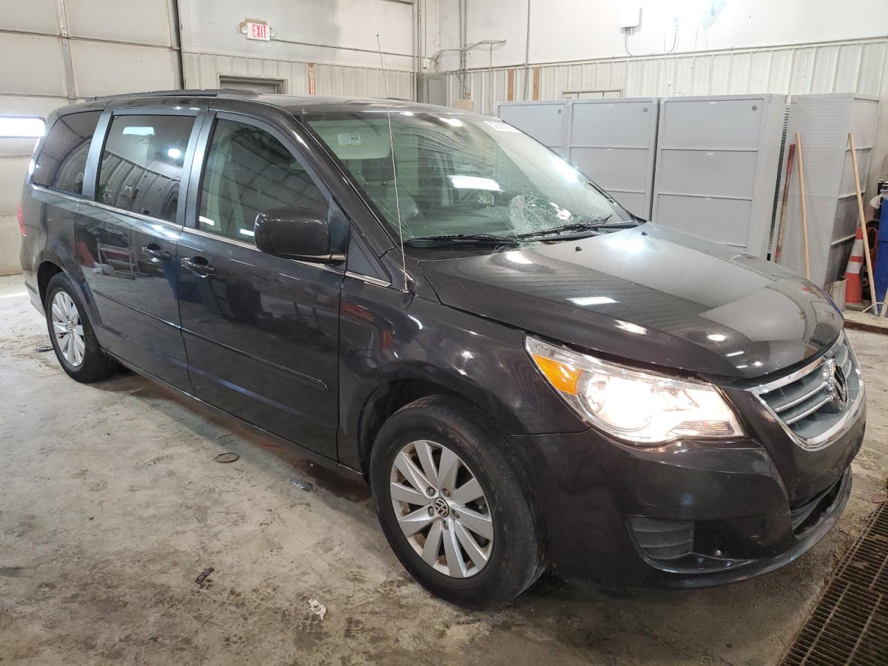 Photo 3 VIN: 2C4RVACG8CR294412 - VOLKSWAGEN ROUTAN 