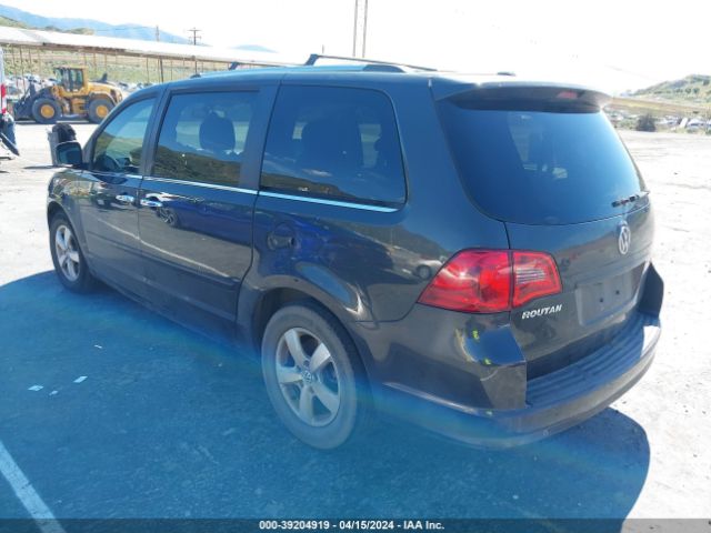 Photo 2 VIN: 2C4RVADG2CR390292 - VOLKSWAGEN ROUTAN 