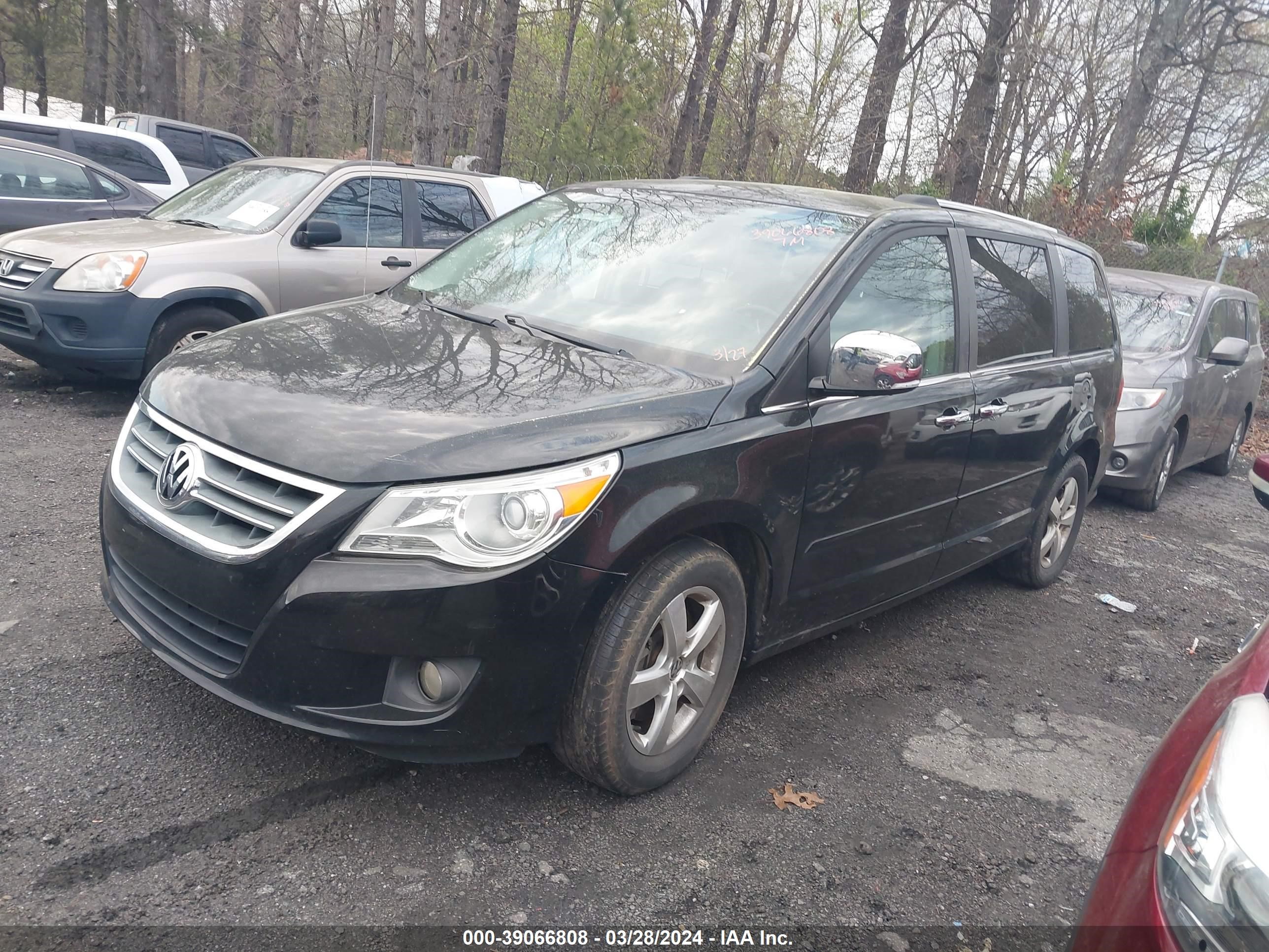 Photo 1 VIN: 2C4RVADG4CR222279 - VOLKSWAGEN ROUTAN 